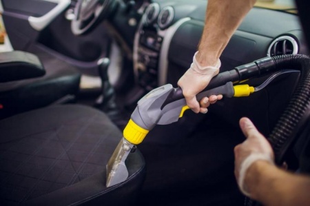 Nettoyage de la moquette auto, quelles m&eacute;thodes privil&eacute;gier ?